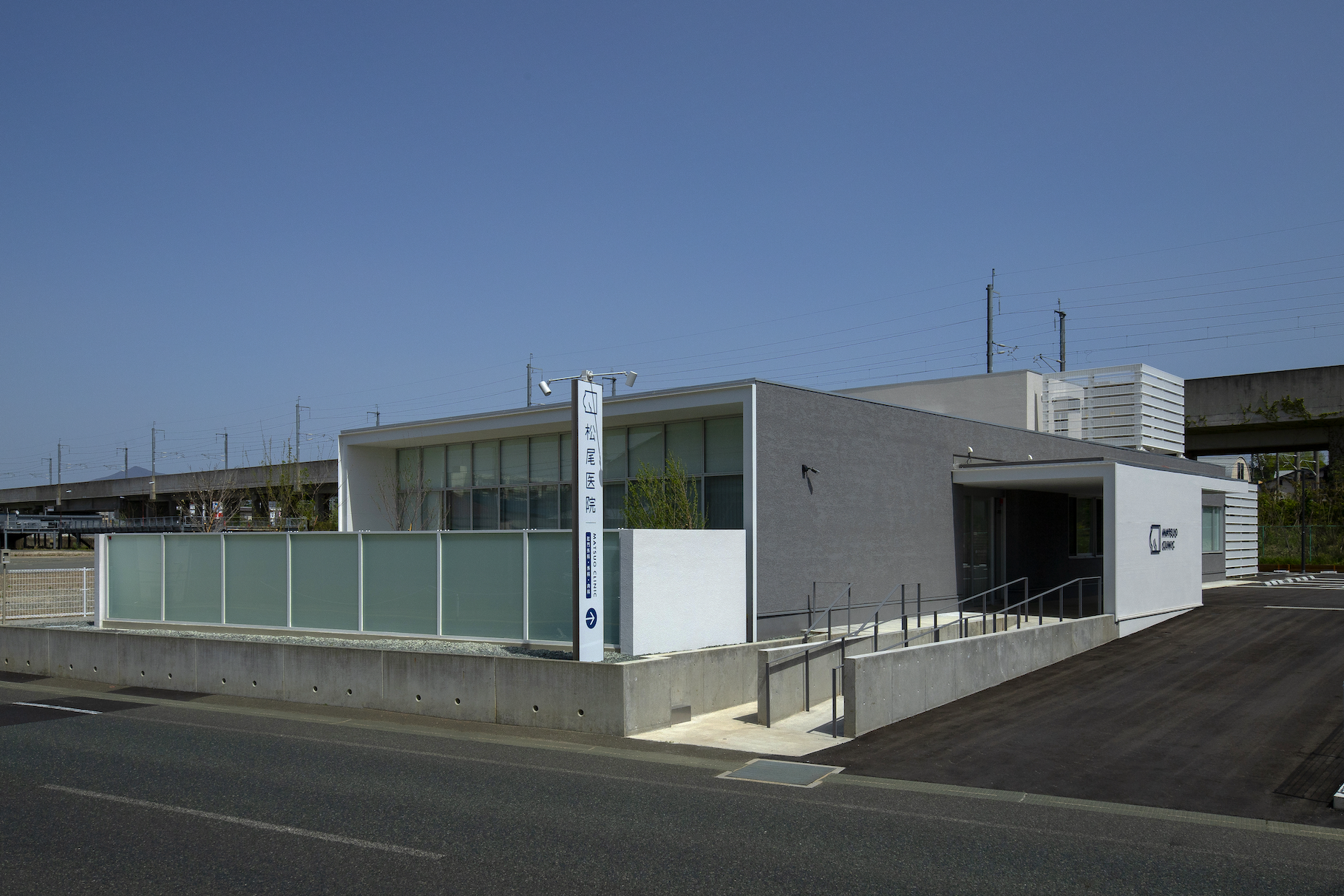 クリニック外観_01